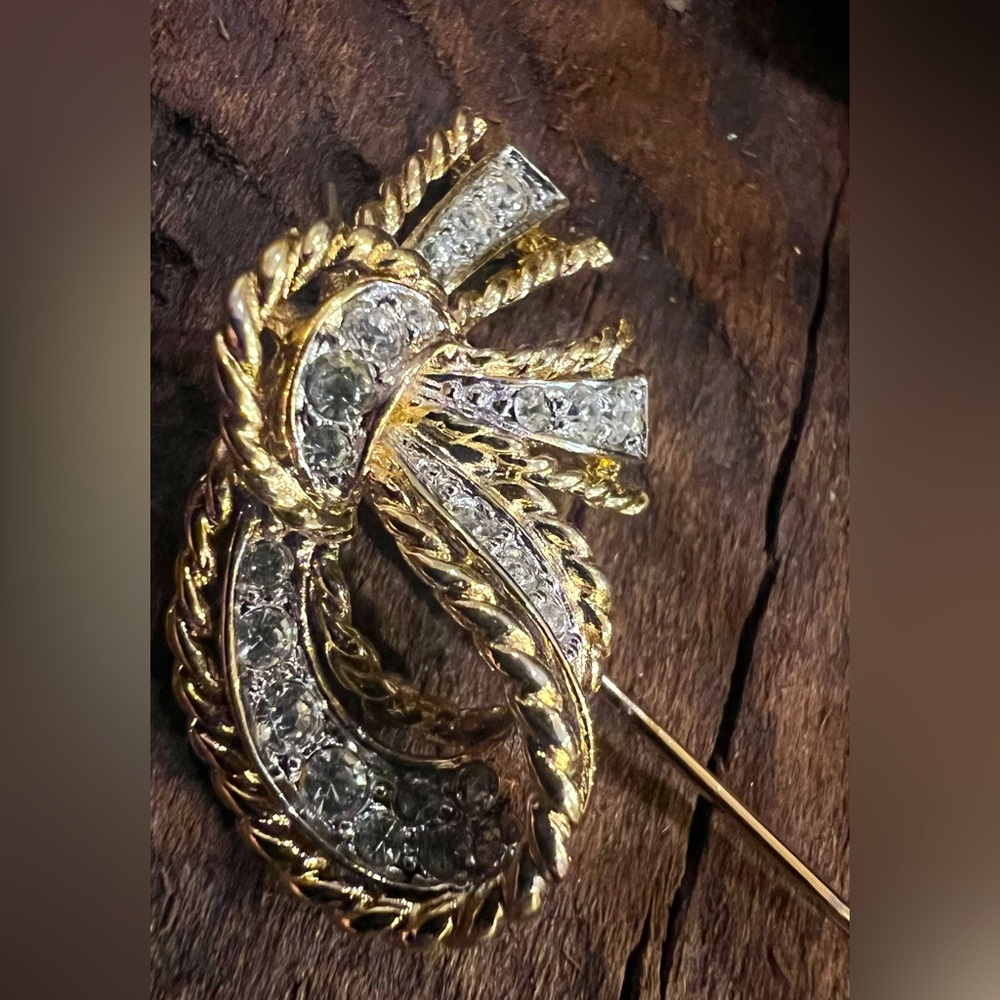 D’Orlan Vintage Pin White Crystals Triple 22K Gold Plated Ribbon Pin Swarovski